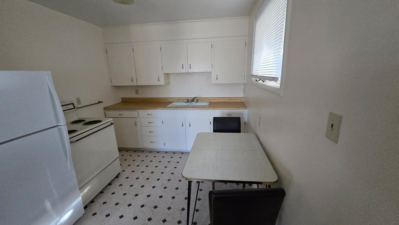 539 5th Ave - Photo 3 of 9