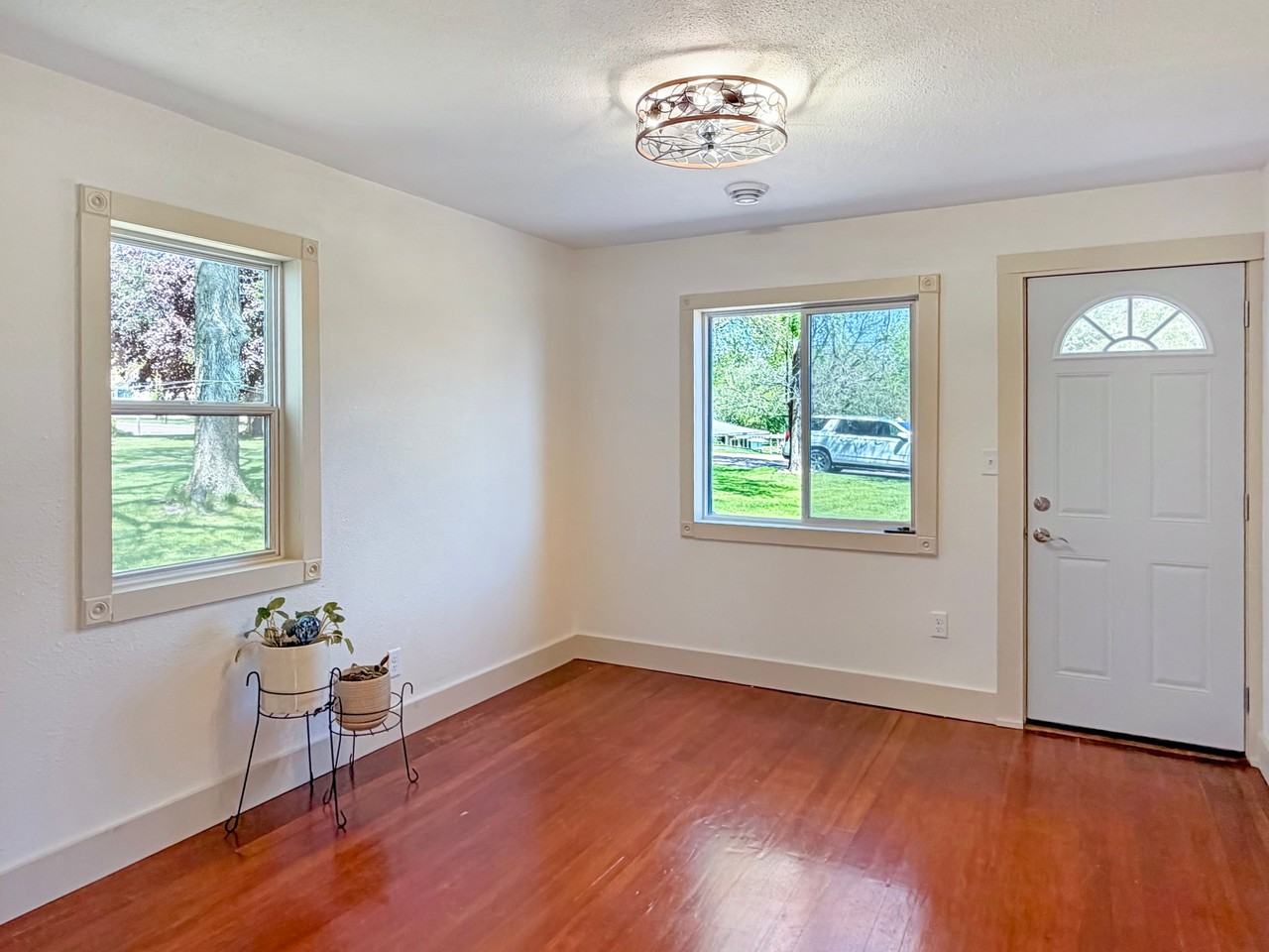 641 Summit Ave - Photo 7 of 10