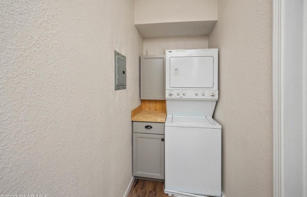 704 Hermosa Rd #B - Photo 5 of 9