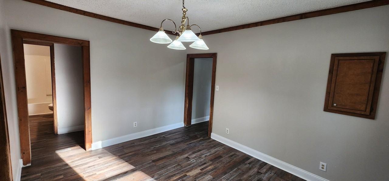 1304 Main St - Photo 6 of 14