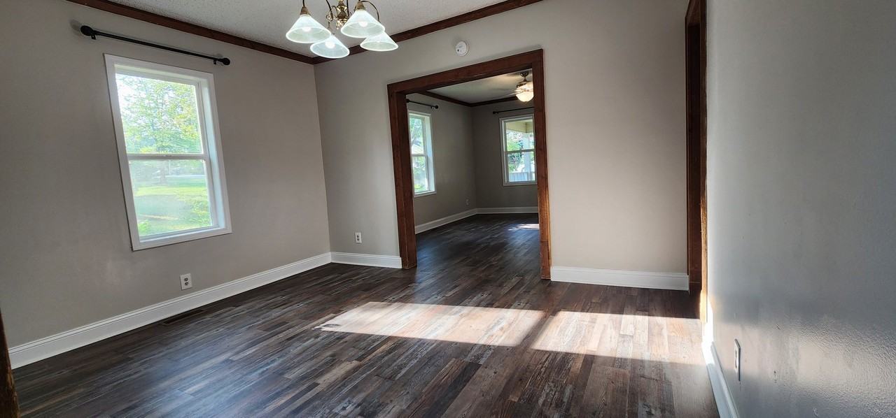 1304 Main St - Photo 7 of 14