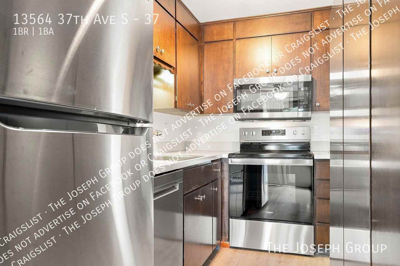 13564 37th Ave S #37 - Photo 6 of 12