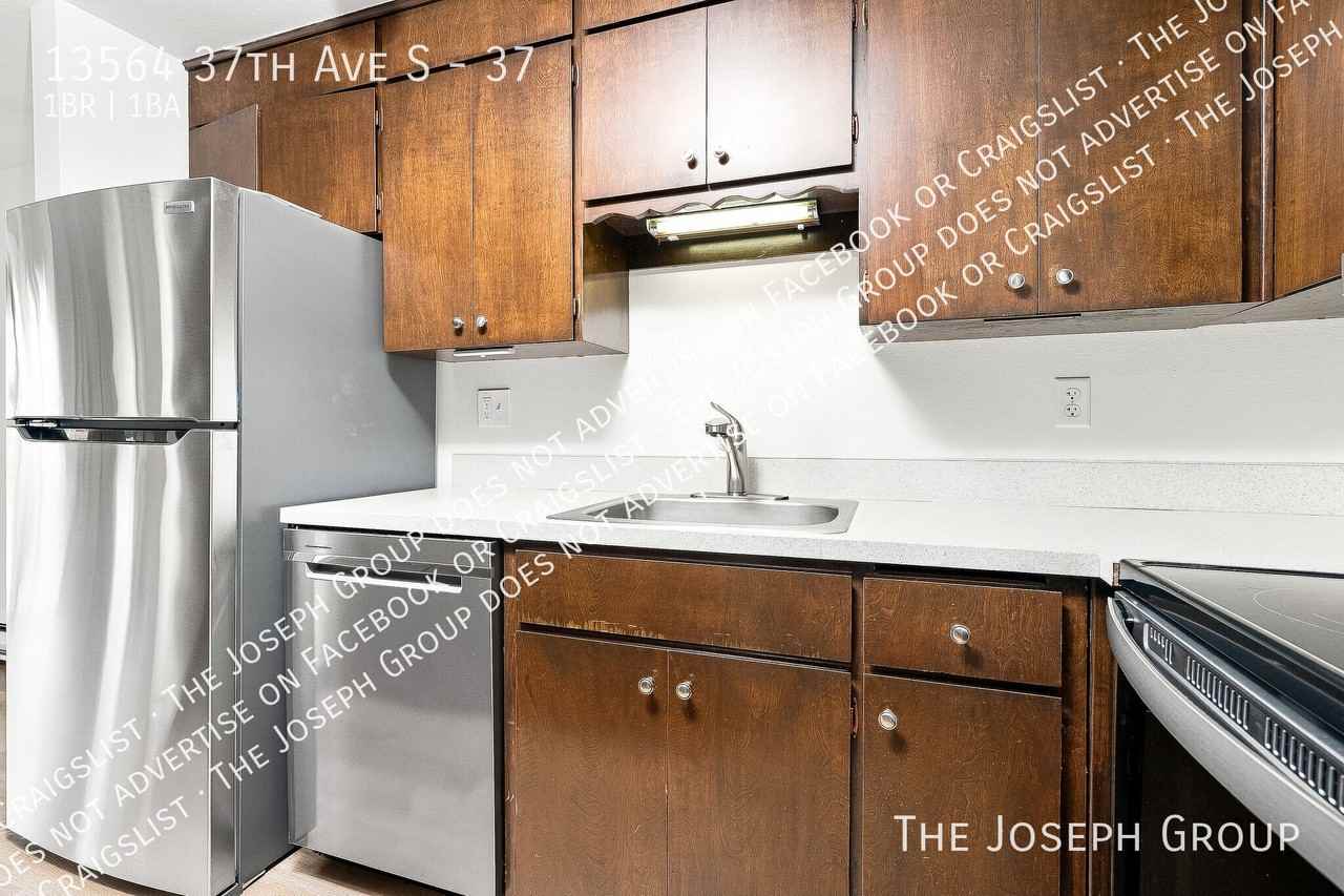 13564 37th Ave S #37 - Photo 7 of 12