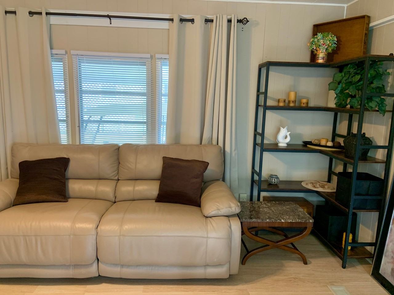 2932 Saralake Dr S - Photo 3 of 17