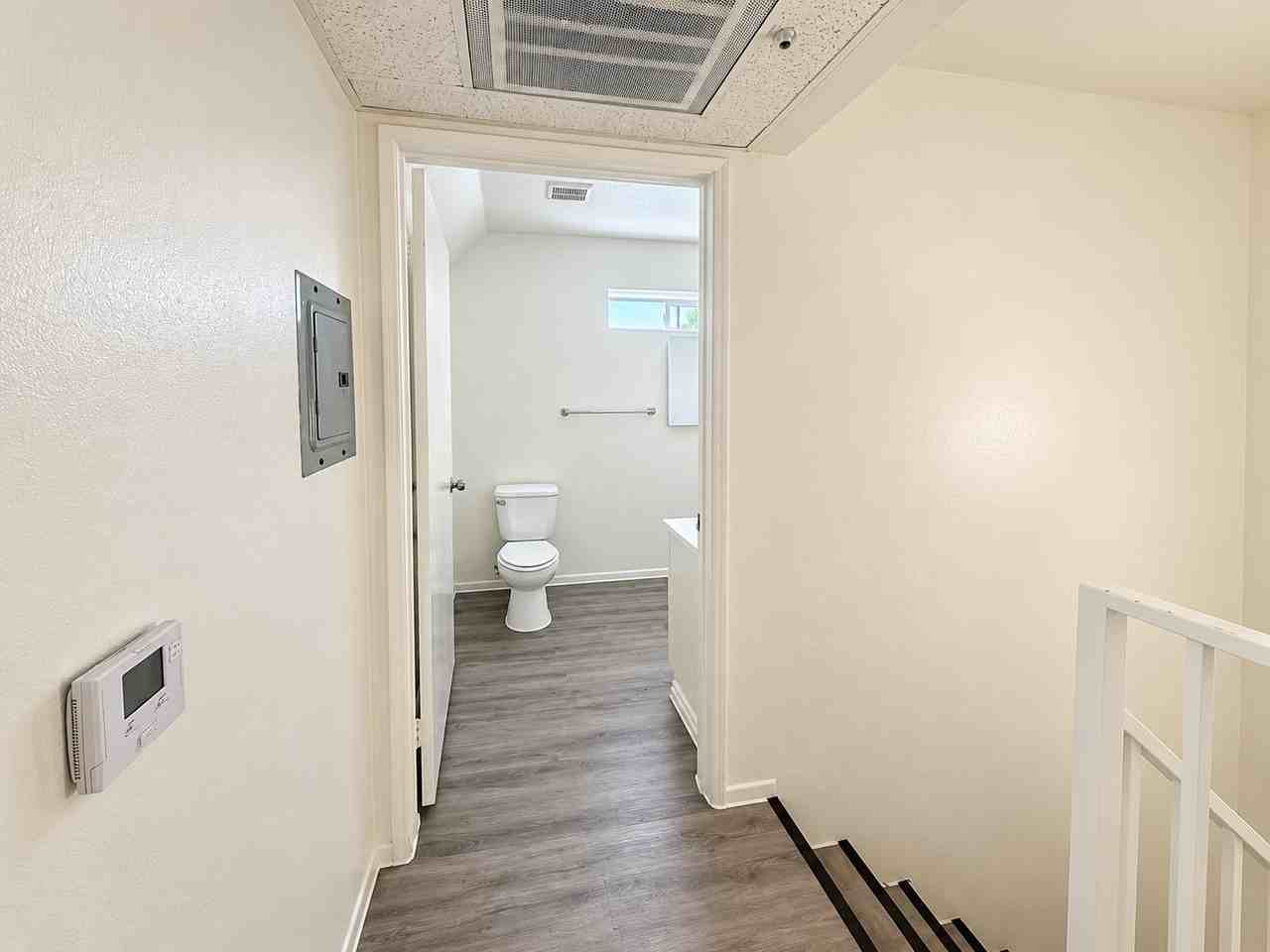 716 S Carondelet St - Photo 4 of 20