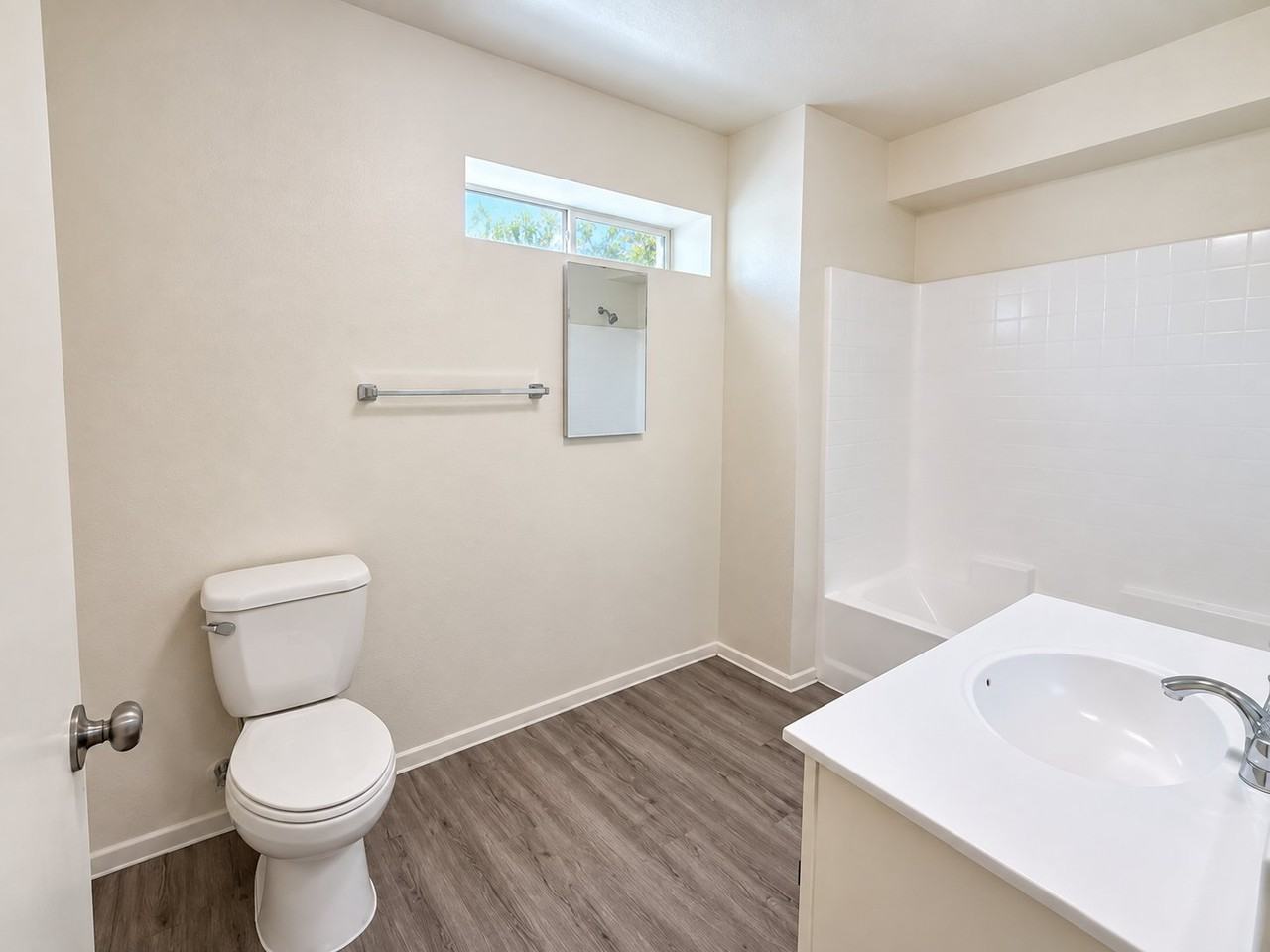 716 S Carondelet St - Photo 5 of 20