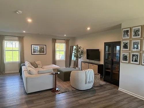 1082 Cone Blvd - Photo 3 of 17