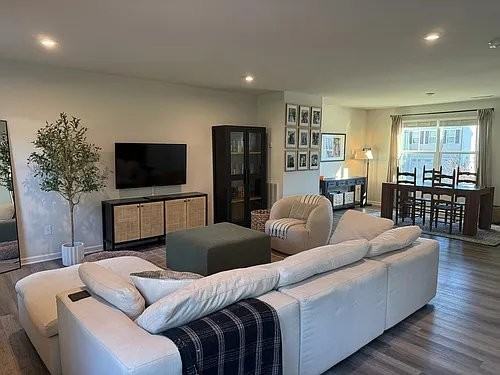 1082 Cone Blvd - Photo 4 of 17