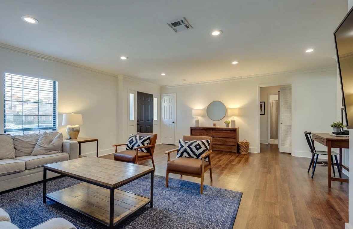 1109 Brentwood Pt #NA - Photo 4 of 20