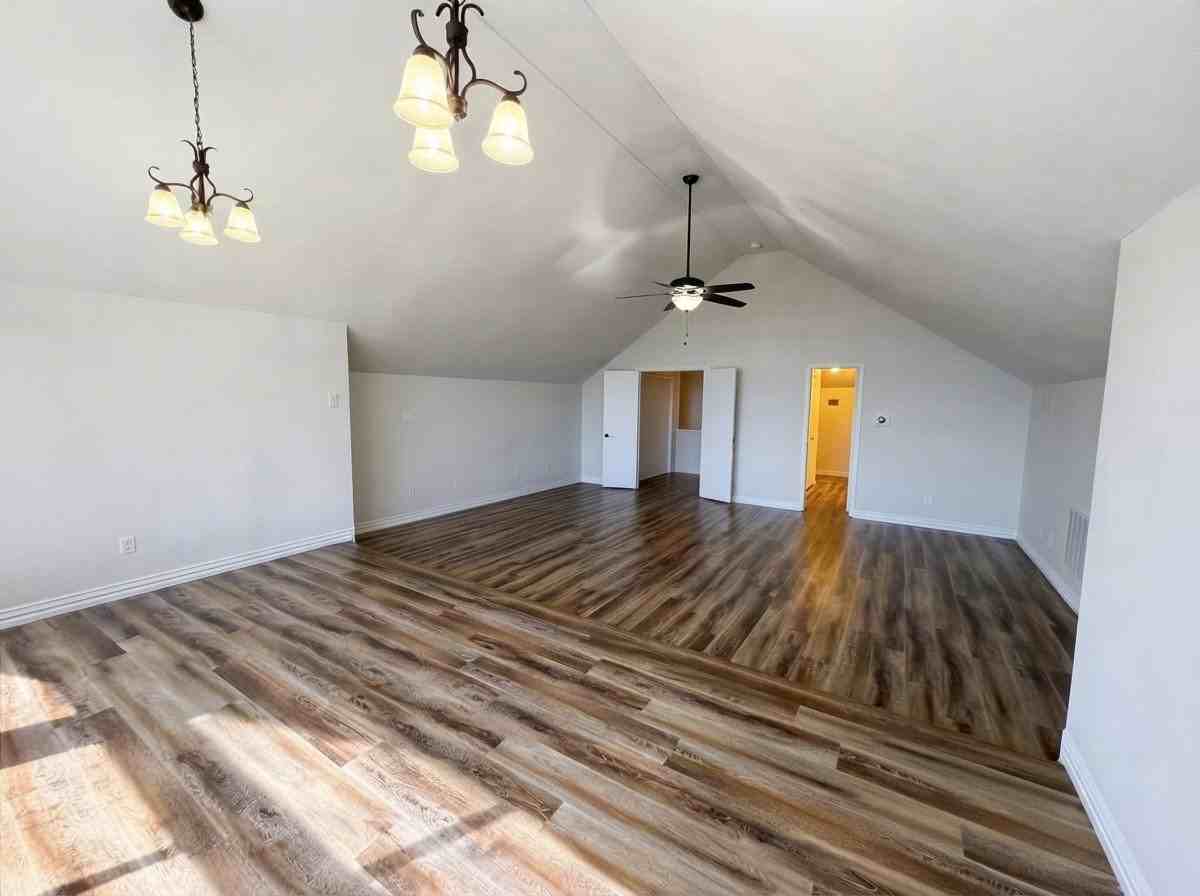 1601 Kennedy Dr - Photo 3 of 12