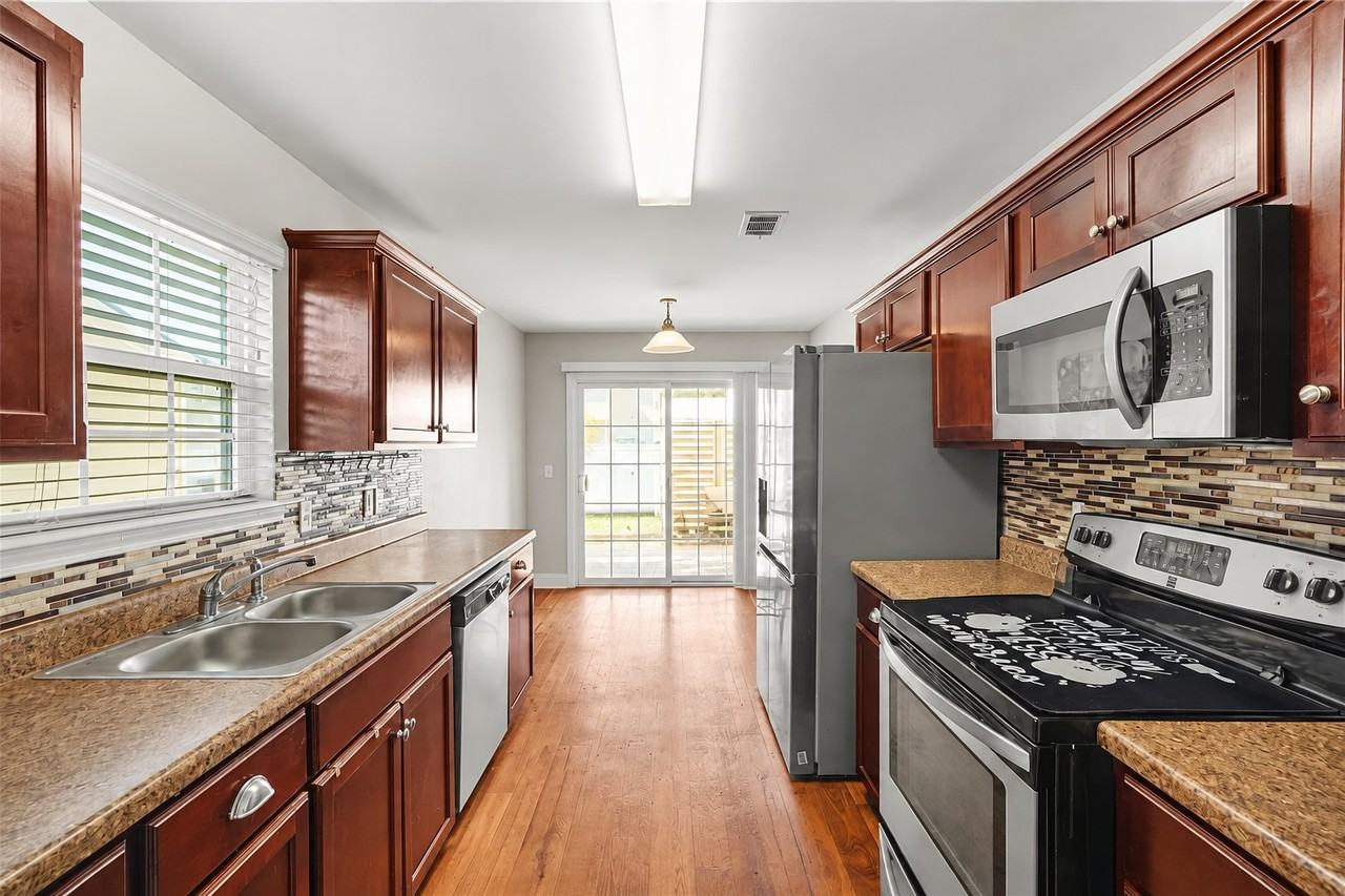 7 Fiore Dr - Photo 6 of 16