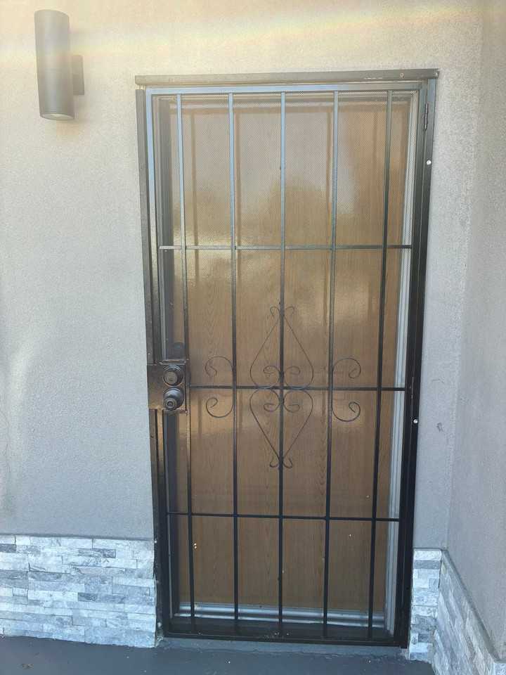 204 E 88th Pl - Photo 3 of 20