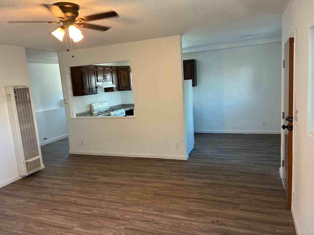 204 E 88th Pl - Photo 5 of 20