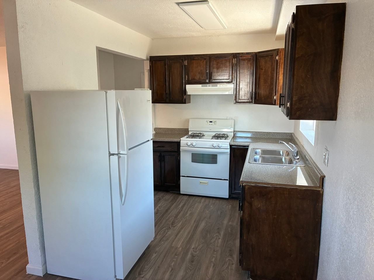 204 E 88th Pl - Photo 6 of 20