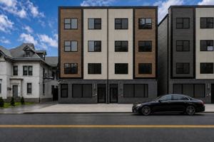 featured image of 145 Roseville Ave #4