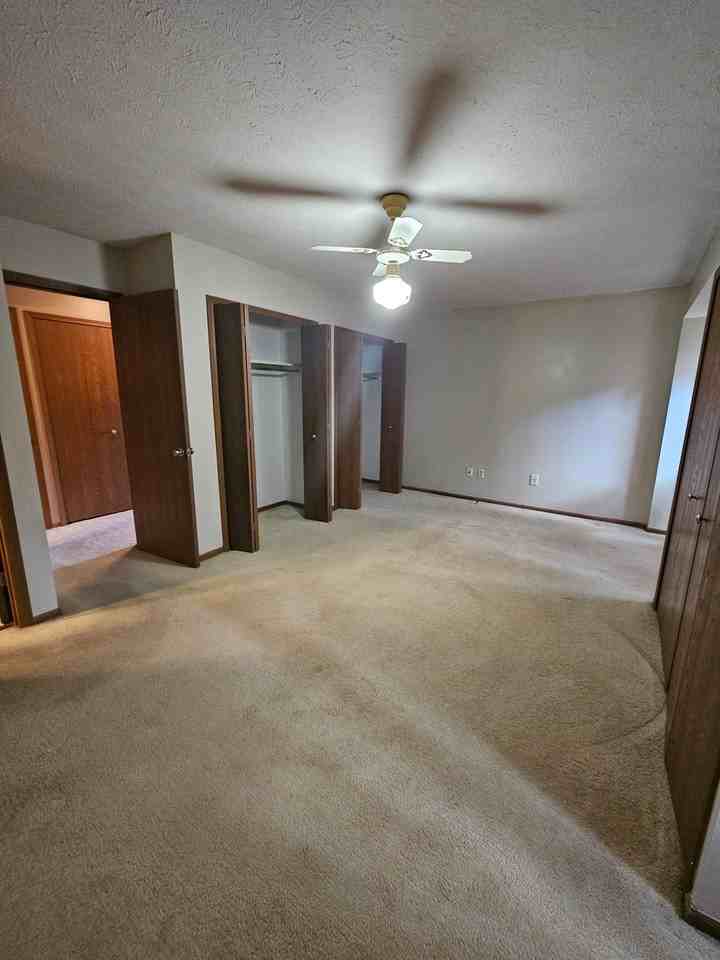 1420 Cedarwood Dr #E - Photo 4 of 16