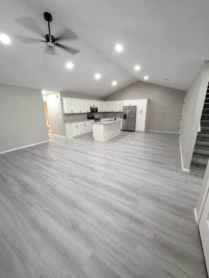 731 N Elder St - Photo 3 of 15