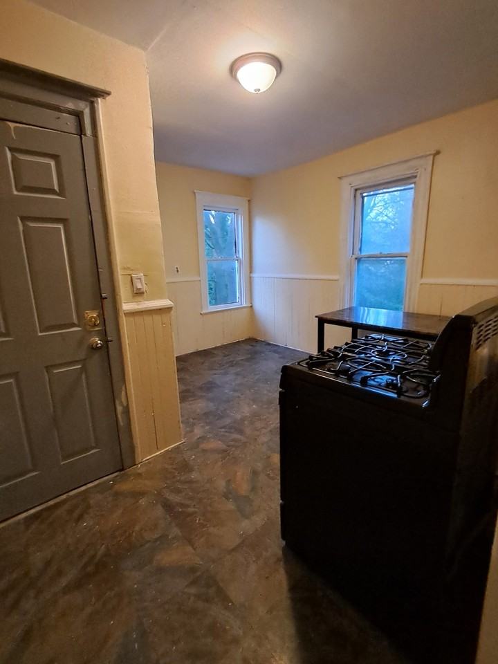 478 Glenwood Ave - Photo 2 of 12