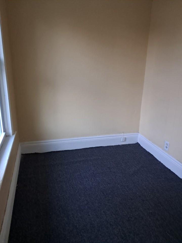 478 Glenwood Ave - Photo 7 of 12