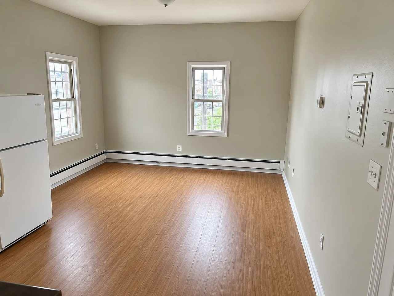 216 3rd St #4 - Photo 2 of 6