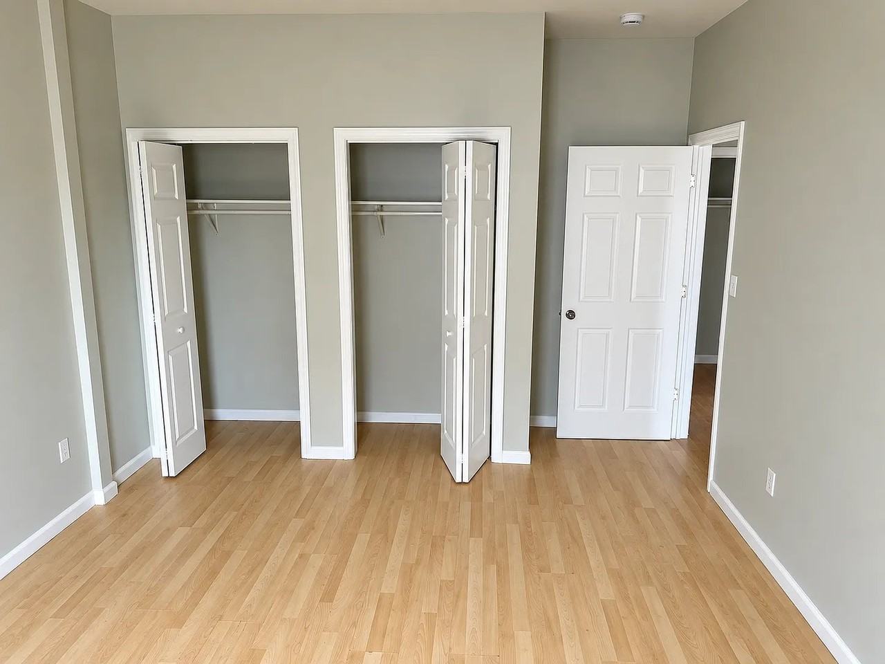 216 3rd St #4 - Photo 4 of 6