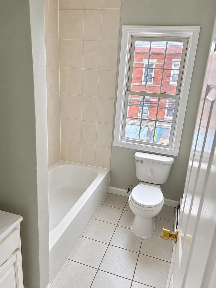 216 3rd St #4 - Photo 6 of 6