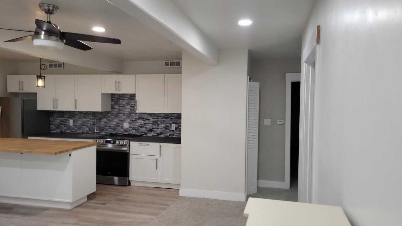 14986S Seven Oaks Ln #1 - Photo 4 of 16