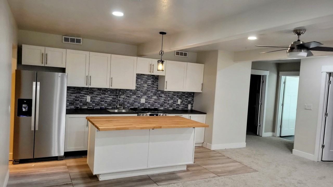 14986S Seven Oaks Ln #1 - Photo 5 of 16