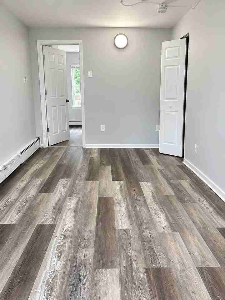 823 W 6th St #2 - Photo 3 of 9