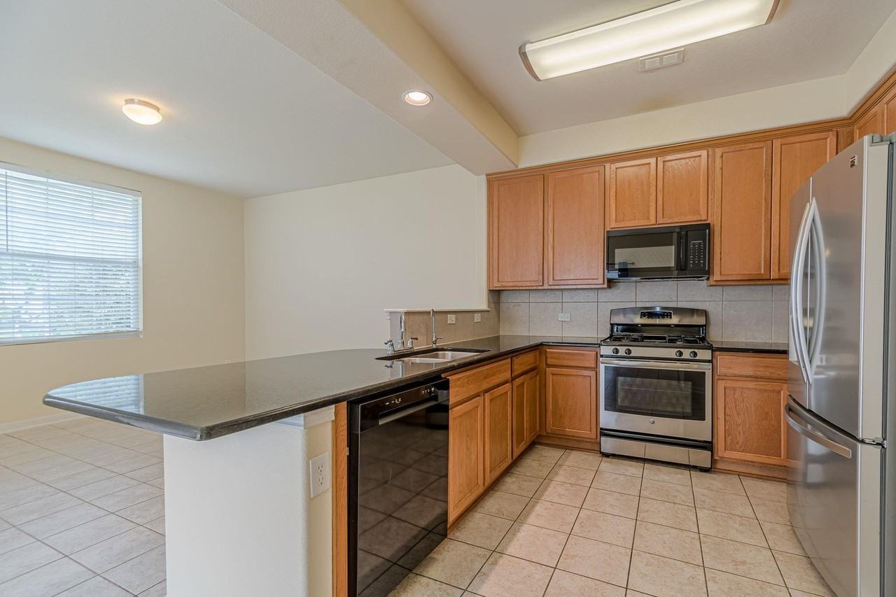 1612 Sanders - Photo 4 of 13