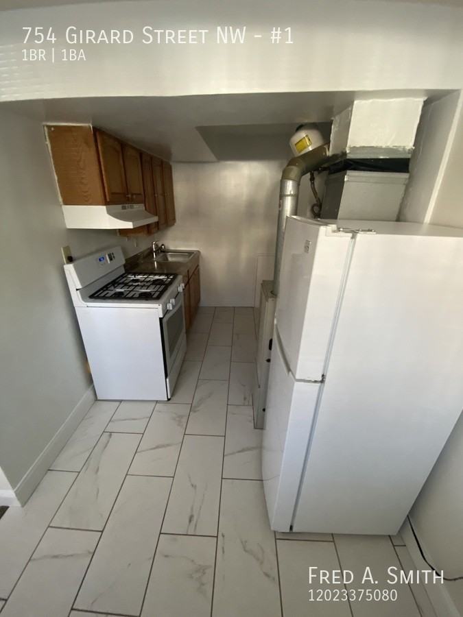 754 Girard St Nw #1 - Photo 5 of 13