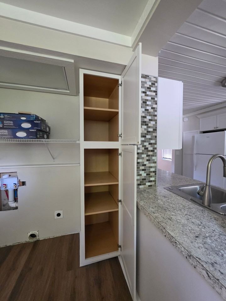 4007 Glenhurst Ave - Photo 6 of 12