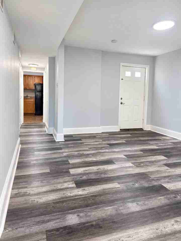 808 W 8th St #2 - Photo 4 of 10