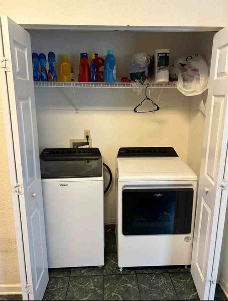 1418 Glenda Dr - Photo 3 of 5