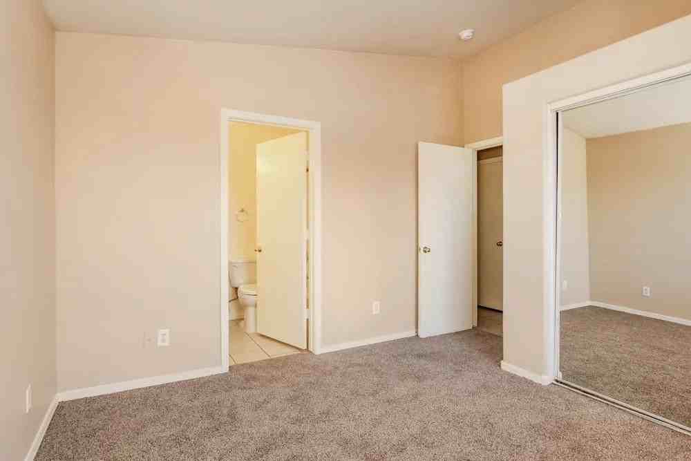 1061 E Segovia Dr - Photo 2 of 5