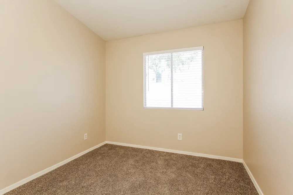 1061 E Segovia Dr - Photo 4 of 5