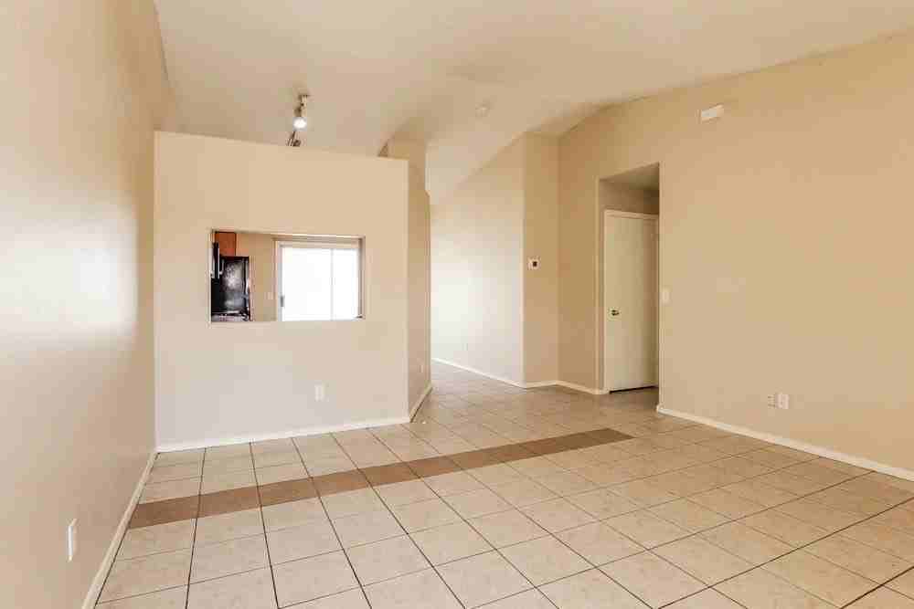 1061 E Segovia Dr - Photo 5 of 5