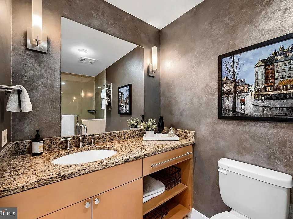 850 Aliceanna St #302 - Photo 3 of 16