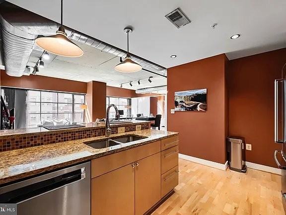 850 Aliceanna St #302 - Photo 6 of 16