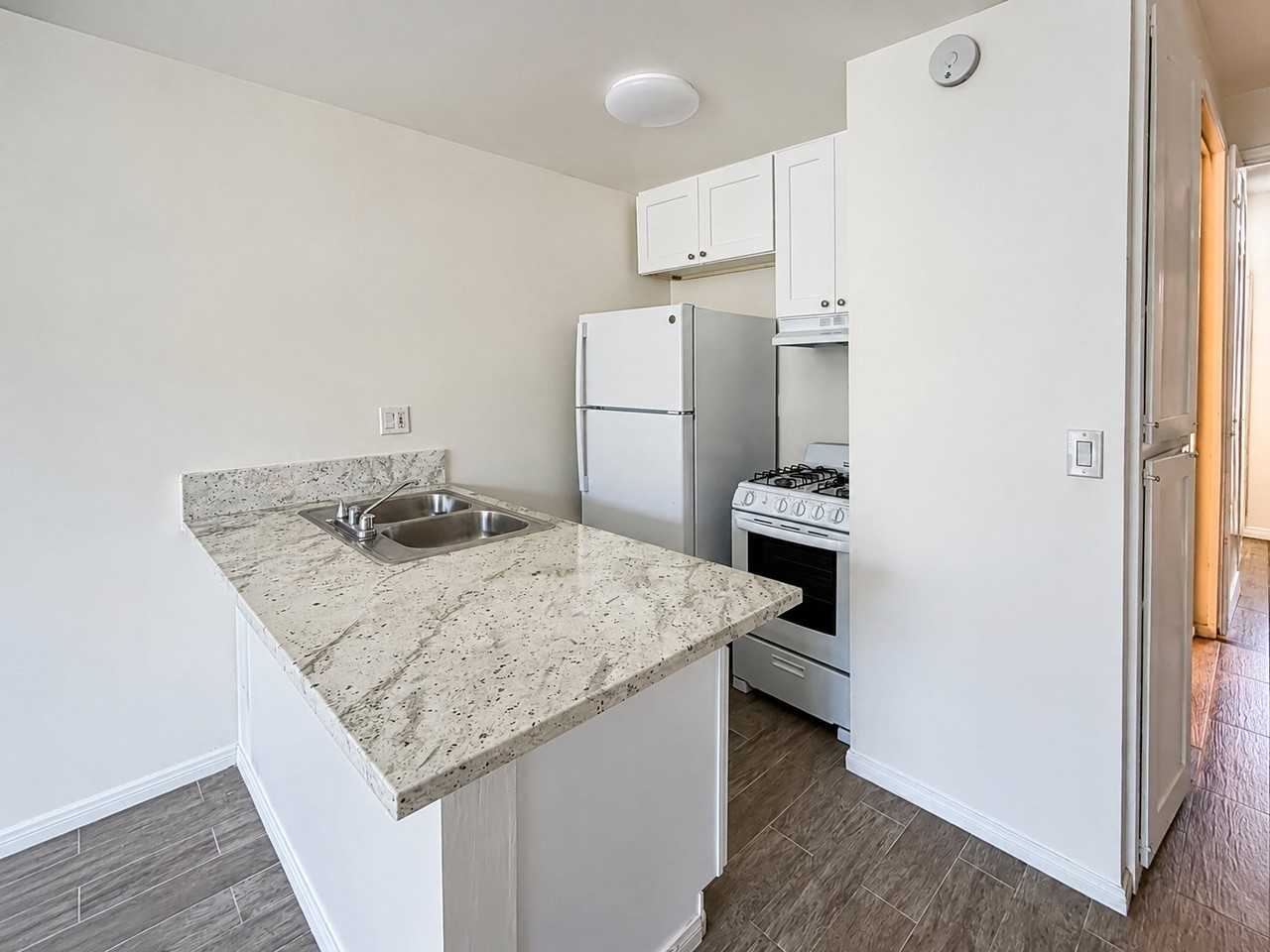 13611 Doty Ave #111 - Photo 3 of 20