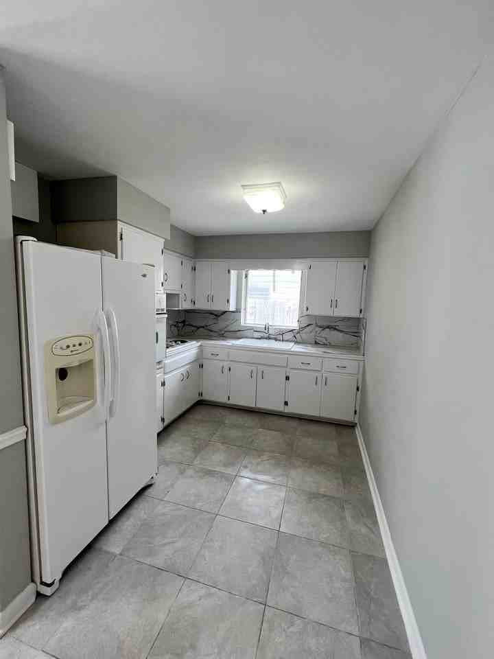 3660 Ne 12th Ter - Photo 2 of 20
