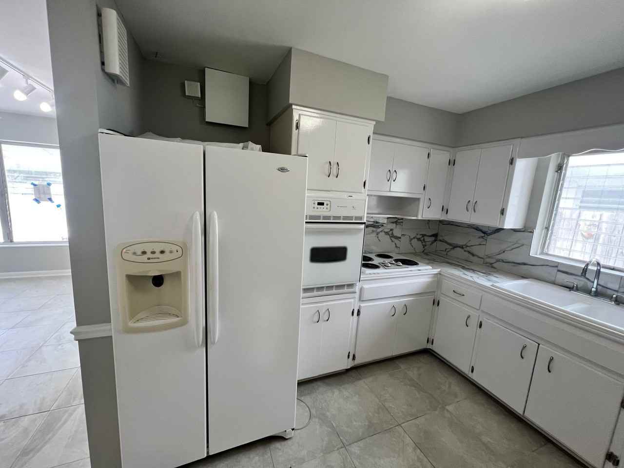 3660 Ne 12th Ter - Photo 3 of 20