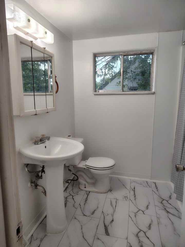 1331 Lakeview Ave - Photo 3 of 5