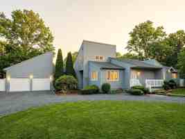featured image of 1749 Hillside Pl