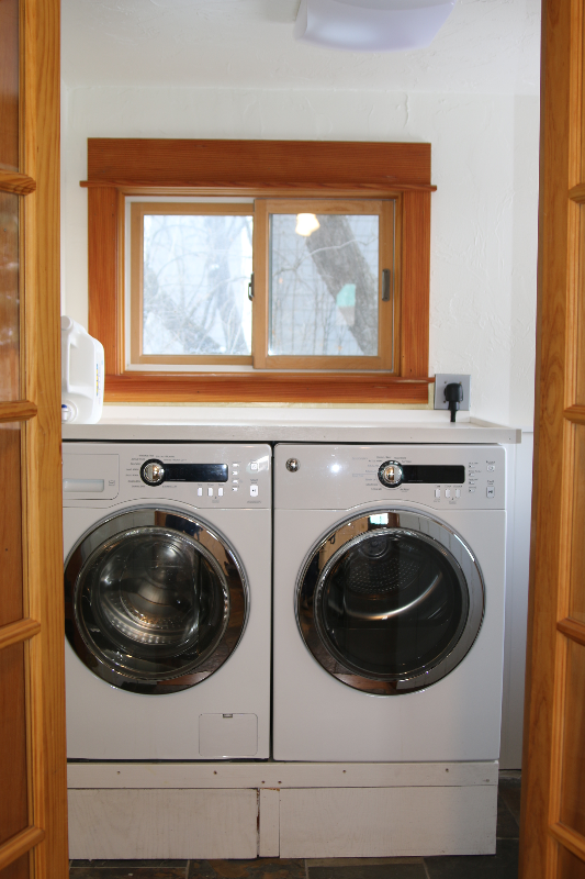 549 E Mendenhall St - Photo 3 of 15