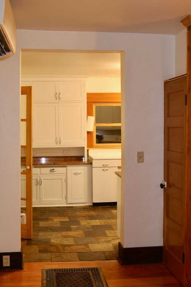 549 E Mendenhall St - Photo 5 of 15