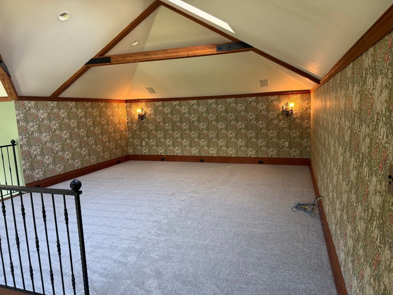 14365 Se Webfoot Rd - Photo 3 of 7