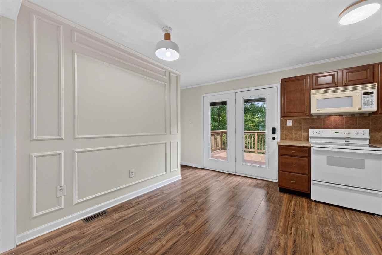 1425 Richmond Pl - Photo 7 of 15