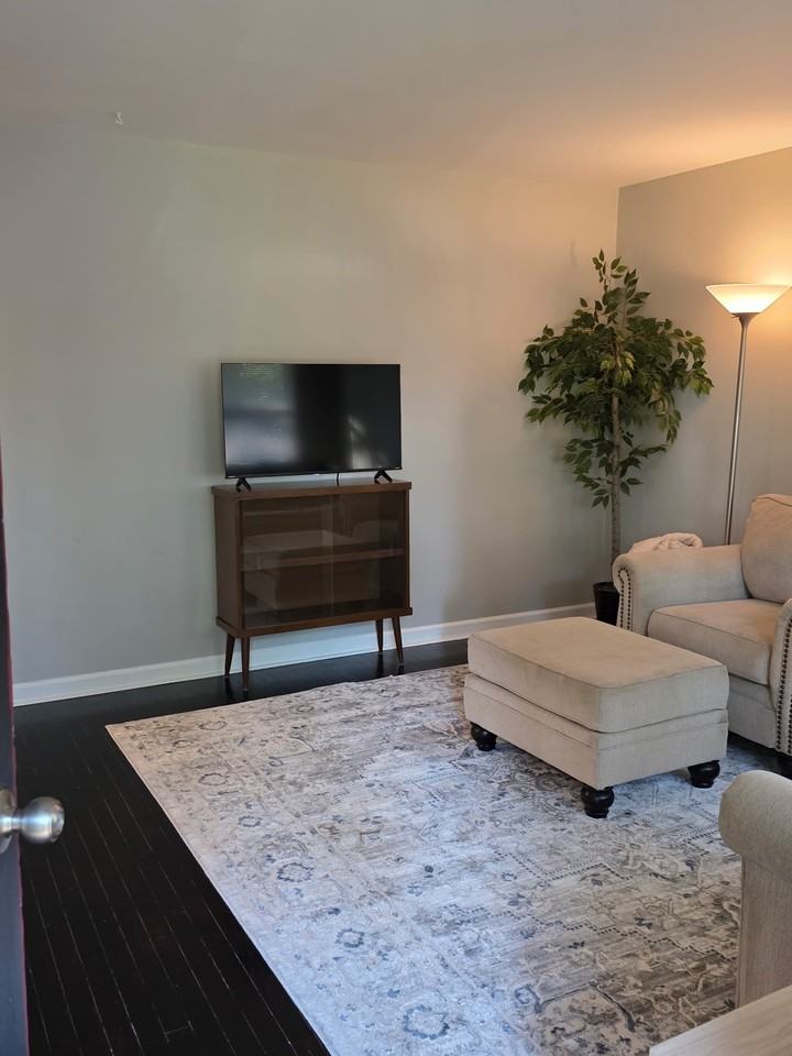 207 Barker Rd #4 - Photo 4 of 14