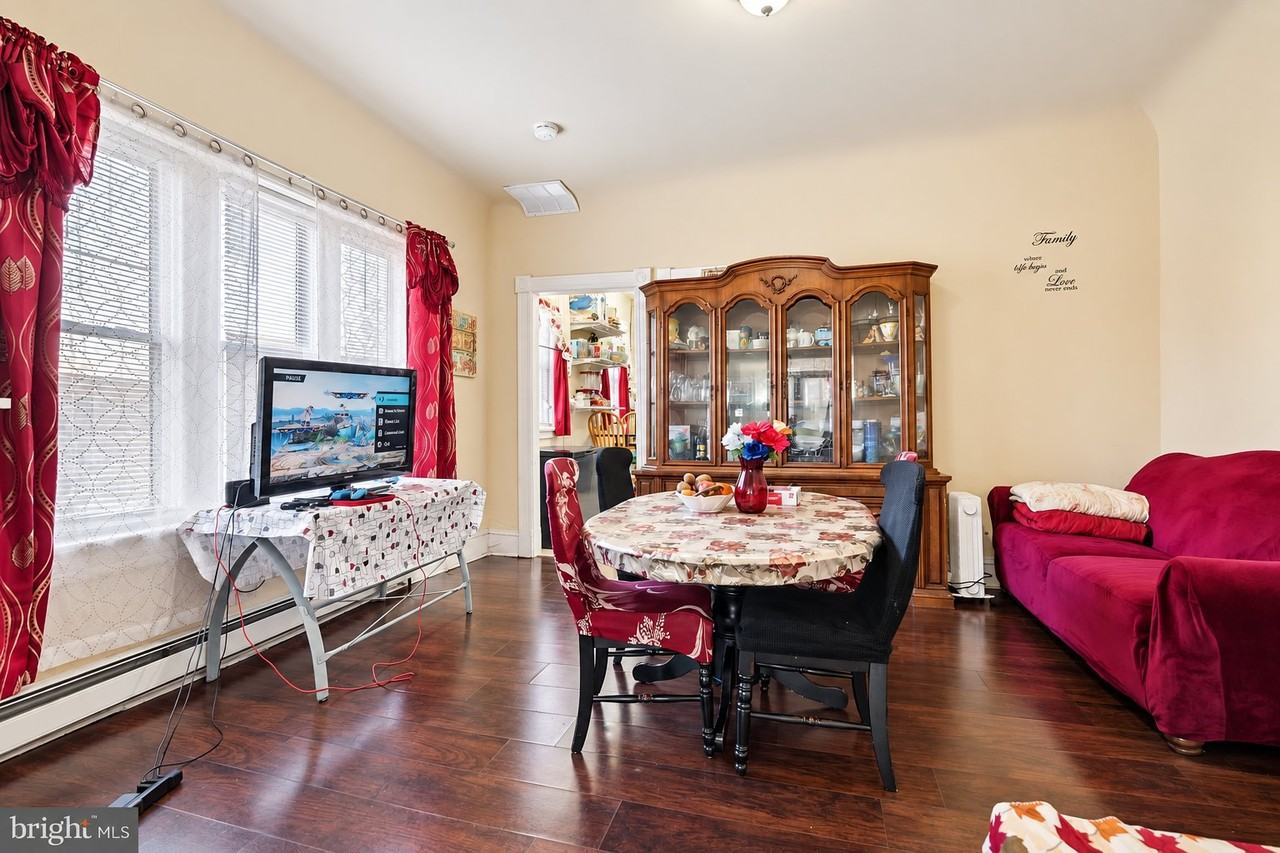 6 General Greene Ave - Photo 4 of 11